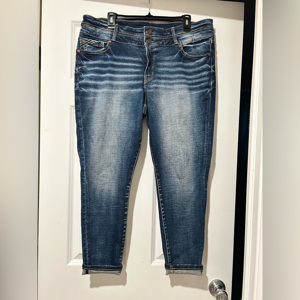 Like New Buckle Black Fit No. 53 Mid-Rise Ankle Cropped Skinny Stretch Jean - Picture 16 of 16
